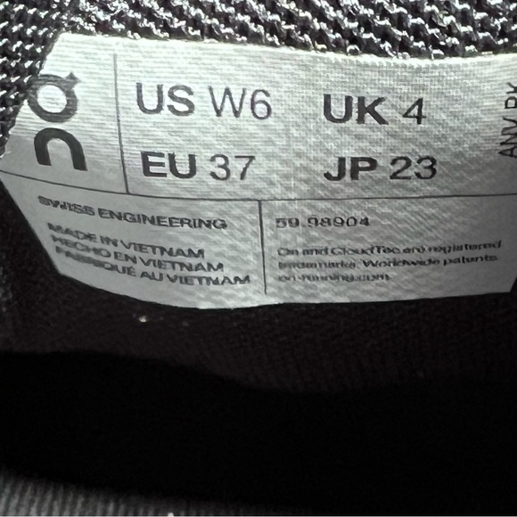 Women’s On Cloud - Cloud 5 Running Sneaker - Black & White - Picture 11 of 12